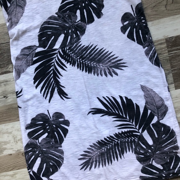 EUC Old Navy Leaf Print T-Shirt Dress - Picture 3 of 12